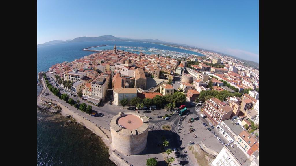 Cozy Apartment Mati Alghero Historic Center Luaran gambar