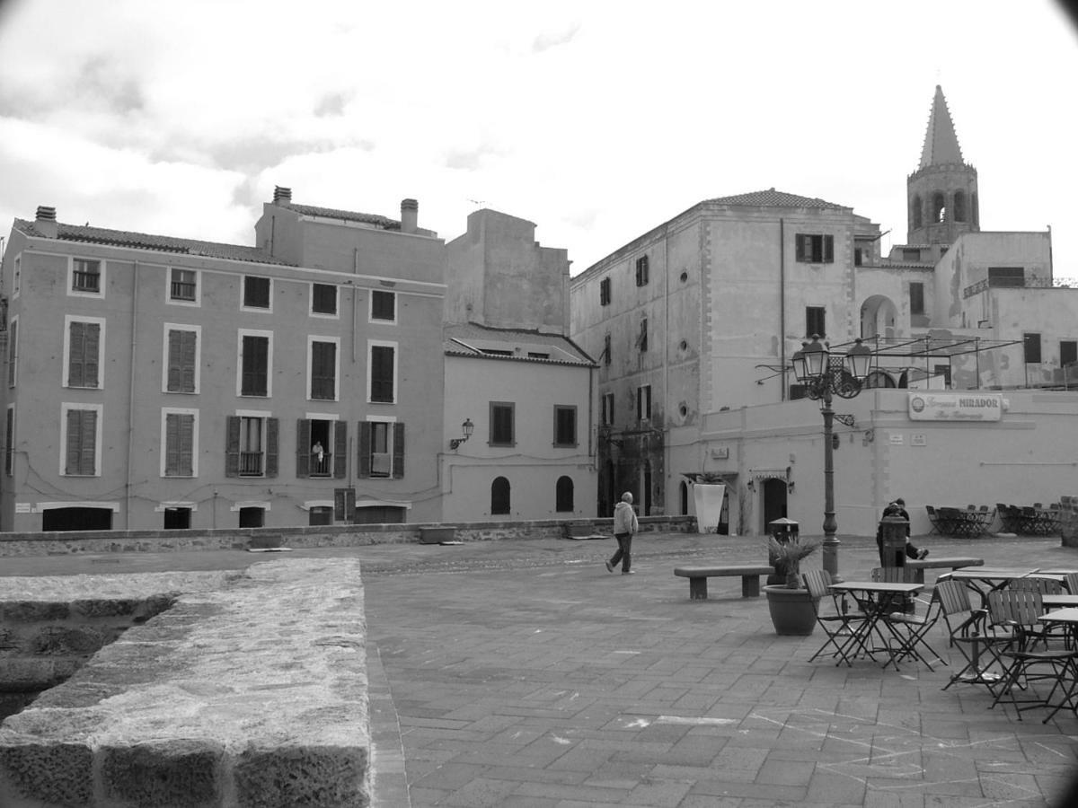 Cozy Apartment Mati Alghero Historic Center Luaran gambar